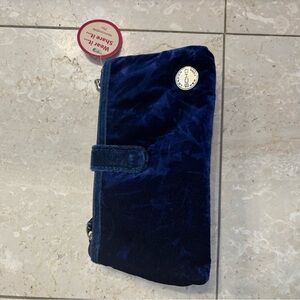 SOHO LONDON NEW YORK
Blue Velvet Clutch with Snap Closure